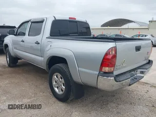 2007 Toyota Tacoma PreRunner z VIN 3TMJU62N37M033683, wystawiony jako IAAI lot #42383346 z przebiegiem 138 683 mil mil oraz . Historia ofert i sprzedaży dostępna na DreamBid. Obrazek 3.