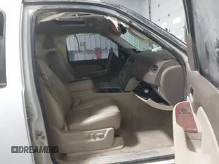 2007 GMC Yukon SLT with VIN 1GKFK130X7R203221, listed as a IAAI auction lot 41583409 with 254,586 mi miles. Bid and sale history available at carsss.com. Image 5.
