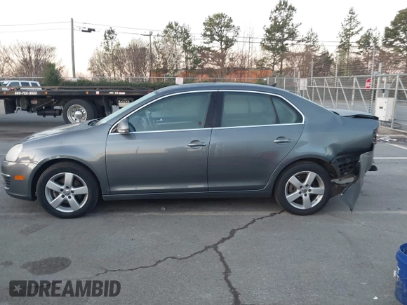 2009 Volkswagen Jetta SE с VIN 3VWRZ71K29M065039, выставлен на аукционе IAAI как лот 41767525 с пробегом 176 443 миль миль и . История ставок и продаж доступна на DreamBid. Изображение 14.