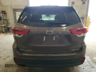 2018 Toyota Highlander SE с VIN 5TDJZRFHXJS872020, выставлен на аукционе Copart как лот 57116995 с пробегом 100 505 миль миль и Списание • Salvage title. История ставок и продаж доступна на DreamBid. Изображение 6.