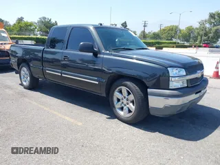 2005 Chevrolet Silverado 1500 LS with VIN 2GCEC19T951252714, listed as a IAAI auction lot 42555845 with 202,779 mi miles and . Bid and sale history available at DreamBid. Image 1.