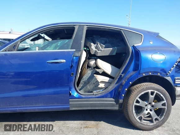 2022 Maserati Levante GT z VIN ZN661XUA1NX390431, wystawiony jako IAAI lot #41825681 z przebiegiem 14 591 mil mil oraz . Historia ofert i sprzedaży dostępna na DreamBid. Obrazek 14.