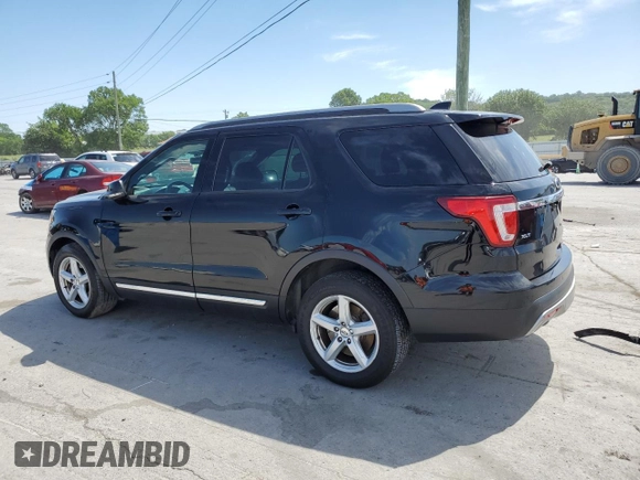 2017 Ford Explorer XLT z VIN 1FM5K8D84HGD52317, wystawiony jako Copart lot #58200565 z przebiegiem 111 962 mil mil oraz Szkoda całkowita • Salvage title. Historia ofert i sprzedaży dostępna na DreamBid. Obrazek 2.