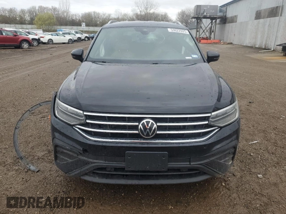 2022 Volkswagen Tiguan SE with VIN 3VV3B7AX2NM030909, listed as a Copart auction lot 53622025 with 128,210 mi miles and Clean title. Bid and sale history available at DreamBid. Image 5.