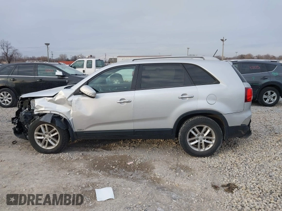 2015 Kia Sorento LX with VIN 5XYKTCA60FG639261, listed as a IAAI auction lot 41255907 with 133,665 mi miles and . Bid and sale history available at DreamBid. Image 14.