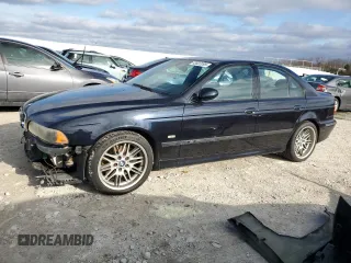 2003 BMW M5 z VIN WBSDE93413CF92478, wystawiony jako Copart lot #43822095 z przebiegiem 131 854 mil mil oraz Szkody całkowita. Historia ofert i sprzedaży dostępna na DreamBid. Obrazek 1.