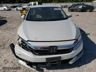 2018 Honda Clarity Plug-In Hybrid with VIN JHMZC5F11JC011406, listed as a Copart auction lot 69223533 with 31,636 mi miles. Bid and sale history available at carsss.com. Image 5.