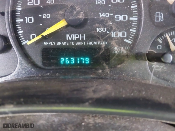 2000 Chevrolet Silverado 1500 LS with VIN 2GCEC19T1Y1250072, listed as a IAAI auction lot 41281039 with 263,179 mi miles. Bid and sale history available at carsss.com. Image 7.