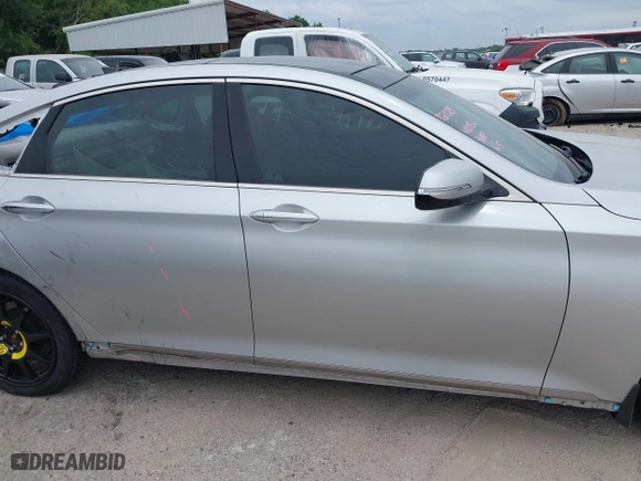 2016 Hyundai Genesis 3.8L with VIN KMHGN4JEXGU120629, listed as a IAAI auction lot 39678315 with 86,672 mi miles. Bid and sale history available at carsss.com. Image 14.