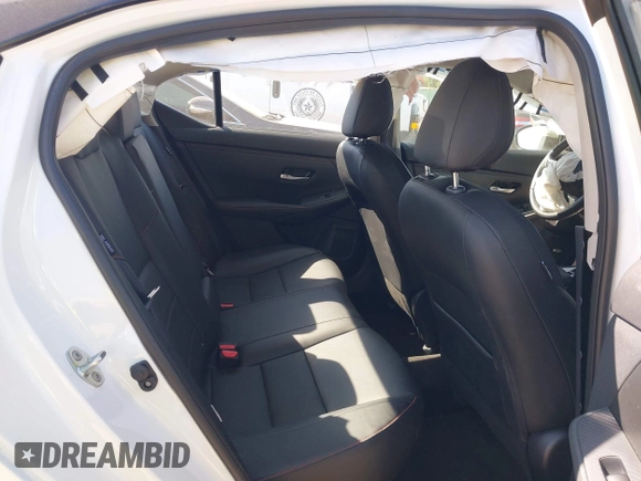 2025 Nissan Sentra SR с VIN 3N1AB8DV3SY267437, выставлен на аукционе IAAI как лот 42531663 с пробегом 11 954 миль миль и . История ставок и продаж доступна на DreamBid. Изображение 8.