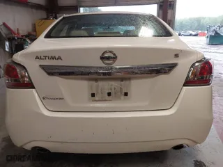2015 Nissan Altima 2.5 SV with VIN 1N4AL3AP1FC442016, listed as a IAAI auction lot 42027160 with 167,397 mi miles. Bid and sale history available at carsss.com. Image 12.