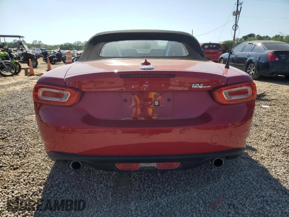 2019 FIAT 124 Spider Lusso z VIN JC1NFAEKXK0143574, wystawiony jako Copart lot #53062155 z przebiegiem 45 633 mil mil oraz Szkoda całkowita • Salvage title. Historia ofert i sprzedaży dostępna na DreamBid. Obrazek 6.
