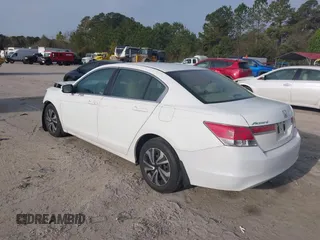 2011 Honda Accord LX z VIN 1HGCP2F3XBA085921, wystawiony jako IAAI lot #41858044 z przebiegiem 144 090 mil mil oraz . Historia ofert i sprzedaży dostępna na DreamBid. Obrazek 3.