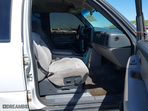 2001 Chevrolet Tahoe LT with VIN 1GNEC13T01J206365, listed as a IAAI auction lot 41960144 with 243,884 mi miles. Bid and sale history available at carsss.com. Image 5.