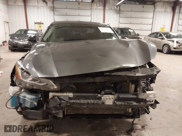 2019 Nissan Altima SR with VIN 1N4BL4CV6KC186522, listed as a IAAI auction lot 41773234 with 95,654 mi miles and . Bid and sale history available at DreamBid. Image 13.