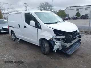 2017 Nissan NV200 S z VIN 3N6CM0KN2HK697232, wystawiony jako IAAI lot #41944503 z przebiegiem 119 426 mil mil oraz . Historia ofert i sprzedaży dostępna na DreamBid. Obrazek 1.