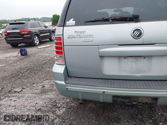 2005 Mercury Mountaineer with VIN 4M2DU86E25ZJ20760, listed as a IAAI auction lot 42512014 with 120,923 mi miles and . Bid and sale history available at DreamBid. Image 6.