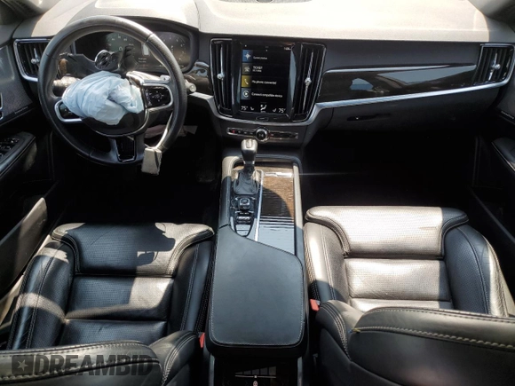 2018 Volvo V90 with VIN YV1A22VL4J1045333, listed as a Copart auction lot 59267905 with 119,848 mi miles and Clean title. Bid and sale history available at DreamBid. Image 8.