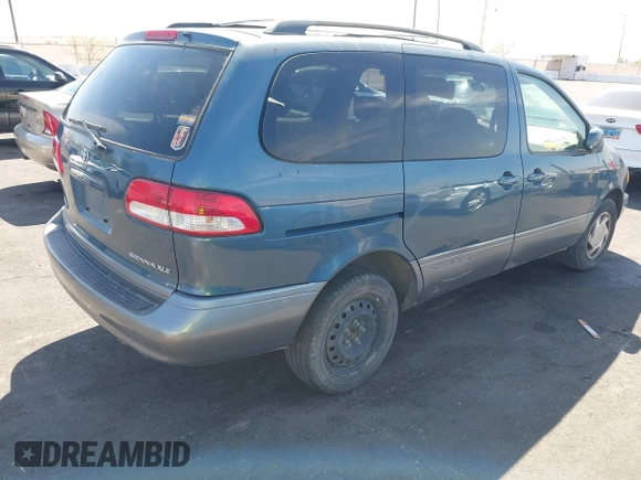 2001 Toyota Sienna LE with VIN 4T3ZF13C71U395907, listed as a IAAI auction lot 41935693 with 227,543 mi miles. Bid and sale history available at carsss.com. Image 4.