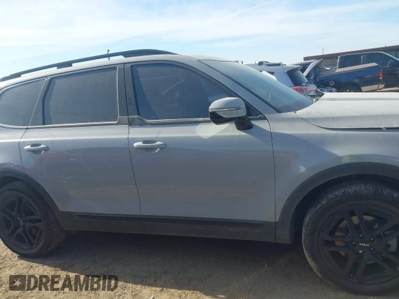 2024 Kia Telluride SX Prestige X-Pro z VIN 5XYP5DGCXRG445215, wystawiony jako IAAI lot #40995272 z przebiegiem 17 931 mil mil oraz . Historia ofert i sprzedaży dostępna na DreamBid. Obrazek 13.