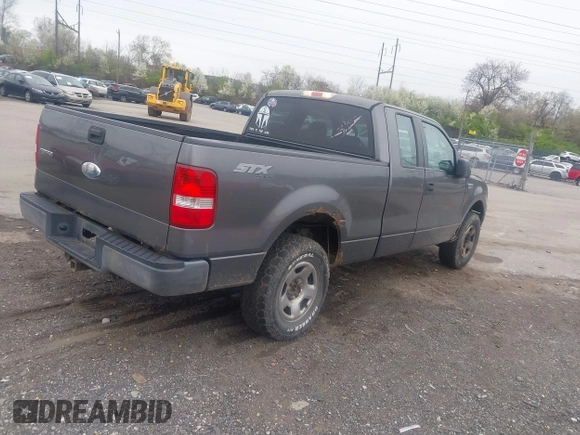 2007 Ford F-150 STX with VIN 1FTRX14W27NA19489, listed as a IAAI auction lot 42017455 with 222,297 mi miles. Bid and sale history available at carsss.com. Image 4.
