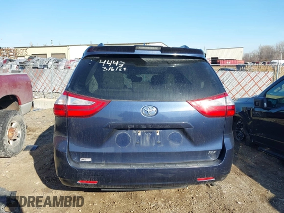 2018 Toyota Sienna XLE Auto Access Seat with VIN 5TDYZ3DC5JS934443, listed as a IAAI auction lot 41780089 with 74,363 mi miles and . Bid and sale history available at DreamBid. Image 16.