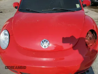 2010 Volkswagen New Beetle Coupe with VIN 3VWPG3AG8AM010195, listed as a Copart auction lot 76012754 with 0 mi miles and Salvage Title. Bid and sale history available at carsss.com. Image 11.