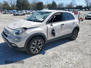 2016 FIAT 500X Trekking z VIN ZFBCFYCT1GP385461, wystawiony jako Copart lot #50583115 z przebiegiem 129 107 mil mil oraz Szkoda całkowita • Salvage title. Historia ofert i sprzedaży dostępna na DreamBid. Obrazek 1.