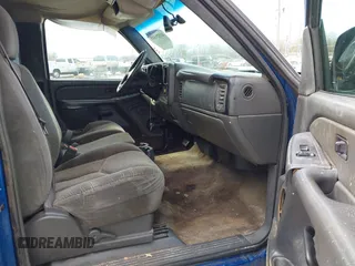 2003 Chevrolet Silverado 1500 with VIN 2GCEC19T731186984, listed as a IAAI auction lot 41521313 with 288,433 mi miles. Bid and sale history available at carsss.com. Image 5.