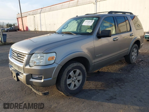 2008 Ford Explorer XLT z VIN 1FMEU63E28UA84438, wystawiony jako IAAI lot #41369828 z przebiegiem 172 585 mil mil oraz . Historia ofert i sprzedaży dostępna na DreamBid. Obrazek 2.