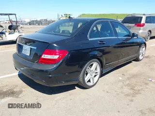 2012 Mercedes-Benz C 250 Sport z VIN WDDGF4HB4CA648004, wystawiony jako IAAI lot #41891519 z przebiegiem 108 076 mil mil oraz . Historia ofert i sprzedaży dostępna na DreamBid. Obrazek 4.