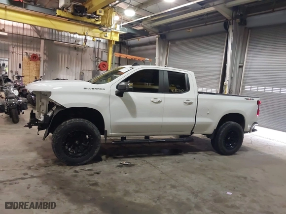 2019 Chevrolet Silverado 1500 LT with VIN 1GCRYDED6KZ267452, listed as a IAAI auction lot 41211816 with 90,803 mi miles. Bid and sale history available at carsss.com. Image 15.