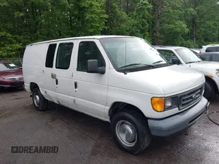 2006 Ford Econoline Cargo z VIN 1FTNE24L76DB16532, wystawiony jako IAAI lot #42145794 z przebiegiem 237 156 mil mil oraz . Historia ofert i sprzedaży dostępna na DreamBid. Obrazek 1.