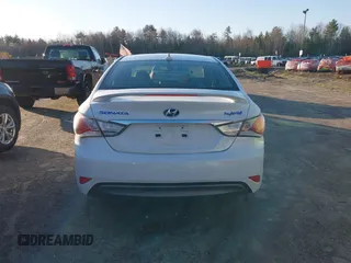 2013 Hyundai Sonata Hybrid with VIN KMHEC4A45DA065198, listed as a IAAI auction lot 42137511 with 219,500 mi miles. Bid and sale history available at carsss.com. Image 15.