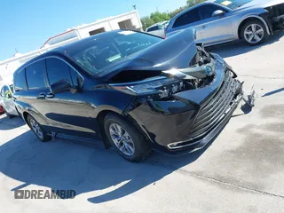 2022 Toyota Sienna XLE with VIN 5TDYRKEC2NS125318, listed as a IAAI auction lot 41764720 with 125,276 mi miles. Bid and sale history available at carsss.com. Image 13.