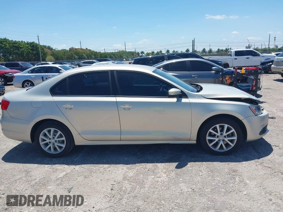 2011 Volkswagen Jetta Sedan SE w/Convenience & Sunroof with VIN 3VWDX7AJ9BM316541, listed as a IAAI auction lot 42037920 with 83,658 mi miles. Bid and sale history available at carsss.com. Image 13.