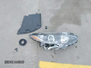 2015 Mazda 3 i SV z VIN JM1BM1T77F1251936, wystawiony jako IAAI lot #42124495 z przebiegiem 82 805 mil mil oraz . Historia ofert i sprzedaży dostępna na DreamBid. Obrazek 12.