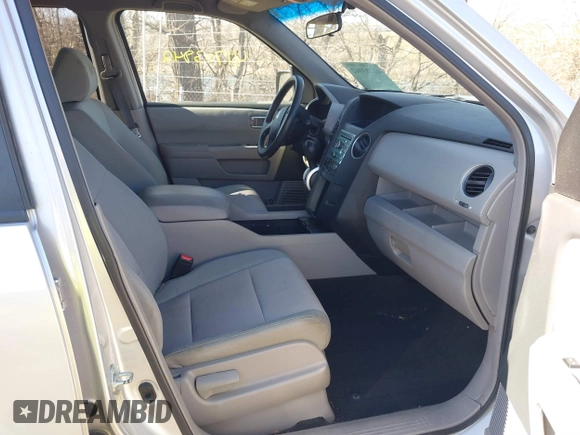 2009 Honda Pilot EX with VIN 5FNYF48479B002570, listed as a IAAI auction lot 41703942 with 146,405 mi miles. Bid and sale history available at carsss.com. Image 5.