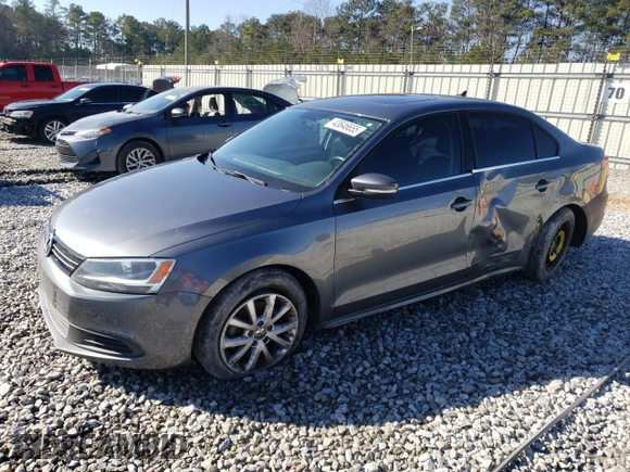 2014 Volkswagen Jetta Sedan SE w/Connectivity with VIN 3VWD07AJ7EM411432, listed as a Copart auction lot 43646655 with 138,430 mi miles and Salvage Title. Bid and sale history available at carsss.com. Image 1.