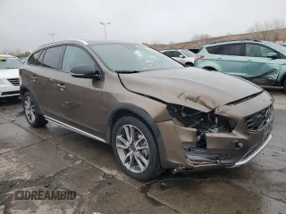 2015 Volvo V60 T5 z VIN YV4612HK7F1000537, wystawiony jako Copart lot #84033744 z przebiegiem 76 563 mil mil oraz Szkoda całkowita • Salvage title. Historia ofert i sprzedaży dostępna na DreamBid. Obrazek 4.