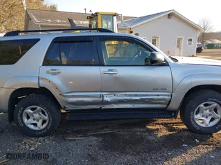2006 Toyota 4Runner SR5 with VIN JTEBU14R668070572, listed as a IAAI auction lot 41812224 with 133,906 mi miles. Bid and sale history available at carsss.com. Image 13.