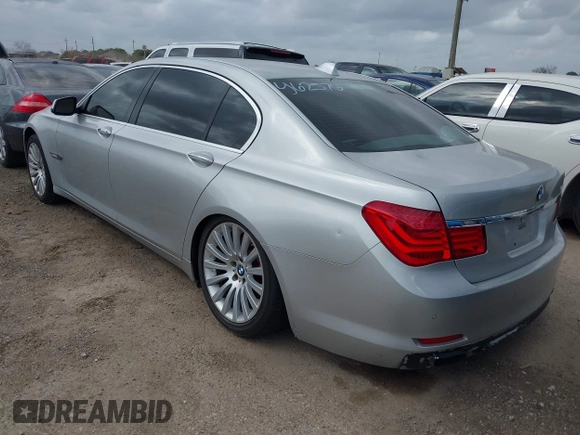 2009 BMW 7 Series 750Li with VIN WBAKB83589CY62576, listed as a IAAI auction lot 41742027 with 124,717 mi miles and . Bid and sale history available at DreamBid. Image 3.