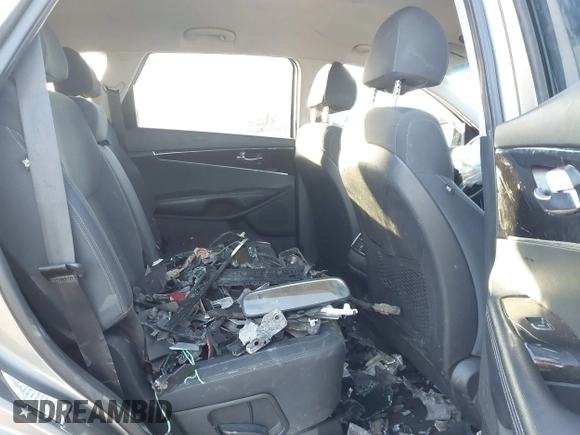 2018 Kia Sorento LX with VIN 5XYPG4A50JG387396, listed as a IAAI auction lot 40848247 with Not Provided miles and . Bid and sale history available at DreamBid. Image 8.