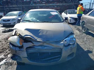 2004 Chrysler Sebring LX z VIN 1C3EL46X74N148104, wystawiony jako IAAI lot #41635081 z przebiegiem 60 674 mil mil oraz . Historia ofert i sprzedaży dostępna na DreamBid. Obrazek 12.