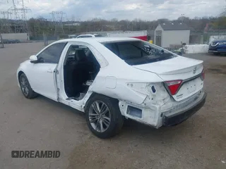 2017 Toyota Camry XLE z VIN 4T1BF1FK5HU814926, wystawiony jako IAAI lot #41917832 z przebiegiem 69 702 mil mil oraz . Historia ofert i sprzedaży dostępna na DreamBid. Obrazek 6.