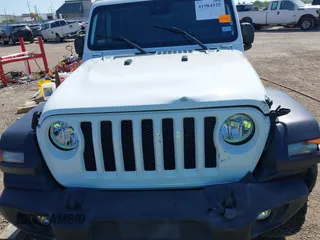 2021 Jeep Wrangler Unlimited Willys with VIN 1C4HJXDN7MW535893, listed as a IAAI auction lot 41984525 with 61,945 mi miles and . Bid and sale history available at DreamBid. Image 6.