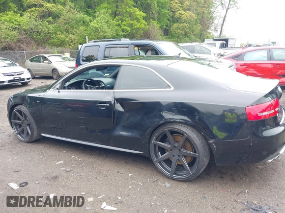 2010 Audi S5 Premium Plus z VIN WAUCVAFR9AA062970, wystawiony jako IAAI lot #42226065 z przebiegiem 128 747 mil mil oraz . Historia ofert i sprzedaży dostępna na DreamBid. Obrazek 14.