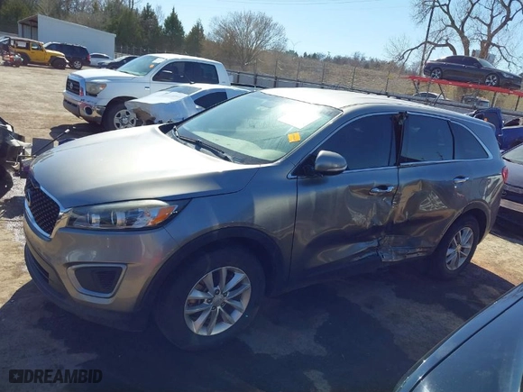 2016 Kia Sorento LX with VIN 5XYPG4A32GG070601, listed as a IAAI auction lot 41662099 with 92,983 mi miles. Bid and sale history available at carsss.com. Image 14.