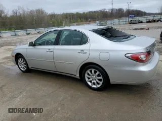 2002 Lexus ES 300 with VIN JTHBF30G425012176, listed as a Copart auction lot 51215515 with 371,102 mi miles and Non Repairable. Bid and sale history available at DreamBid. Image 2.