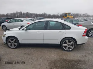 2006 Volvo S40 2.4L with VIN YV1MS390362201768, listed as a IAAI auction lot 41784027 with 224,794 mi miles. Bid and sale history available at carsss.com. Image 14.